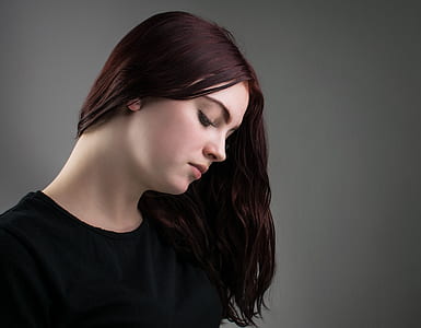 woman wearing black top thumbnail
