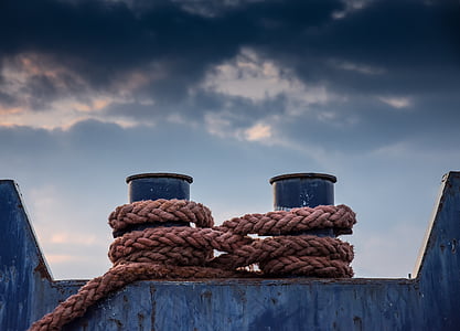 rope on fence thumbnail