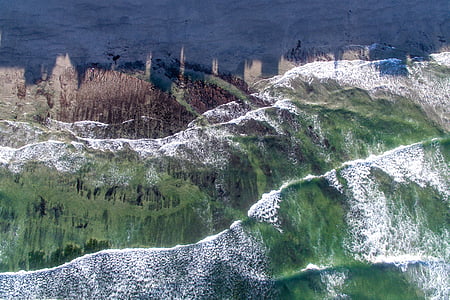 aerial photography of body of water thumbnail
