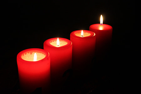 four red candles thumbnail
