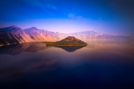 green island in body of water thumbnail