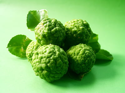 broccoli vegetable on green surface thumbnail