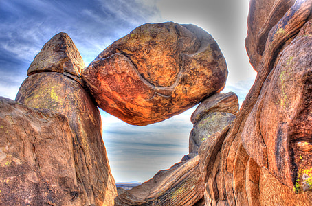 brown rock formation thumbnail
