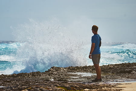 man wearing blue t-shirt thumbnail