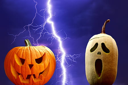 two Jack-O'-Lanterns between lighting thumbnail
