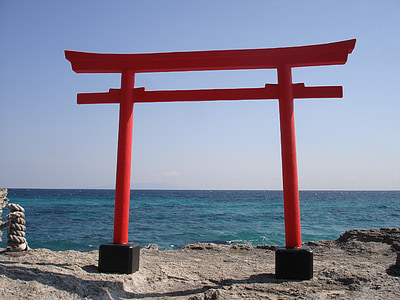 photo of red tori gate thumbnail