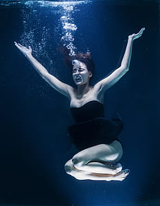 woman on underwater thumbnail