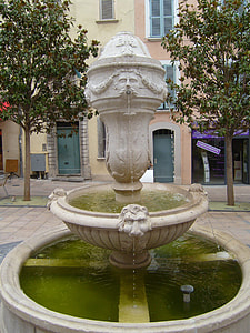 Fontaine de L'Intendance, Place de l'Indendance in Toulon, France thumbnail