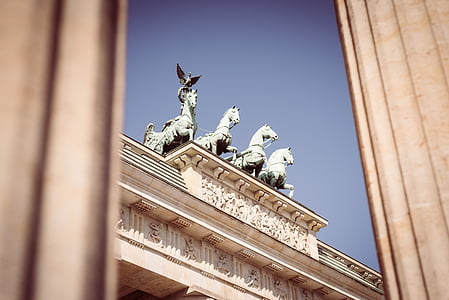 four white horse statuettes thumbnail