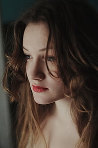 brown haired woman photo thumbnail