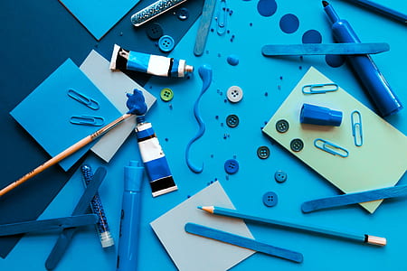 blue paper clips beside blue pencil thumbnail