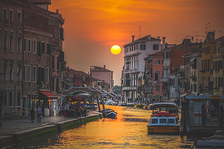 Burano, Italy thumbnail