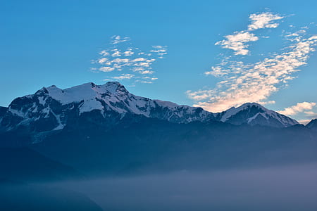 mountain covered with snow thumbnail