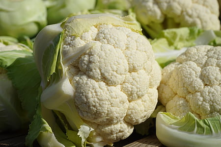 bunch of cauliflowers thumbnail