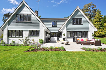 white bungalow house thumbnail