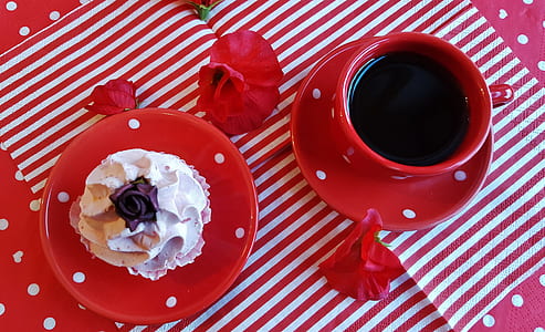 red ceramic coffee mug thumbnail