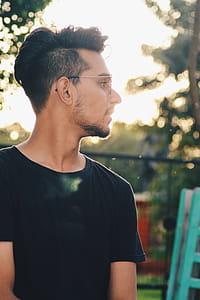 Man Wearing Black Shirt thumbnail