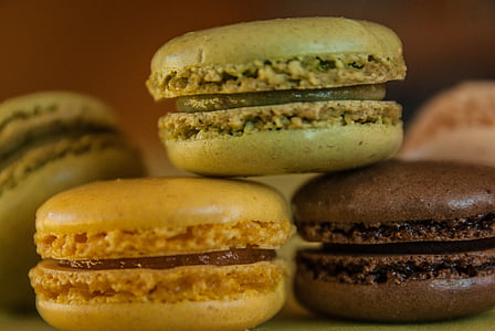 three assorted-flavor macaroons thumbnail