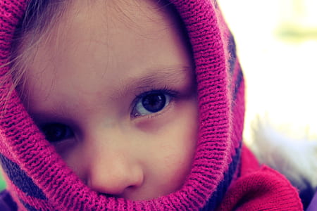 girl's pink hijab headdress thumbnail