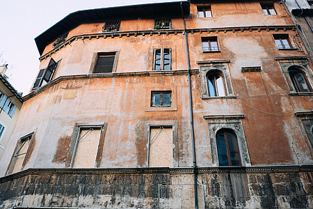 Old building in Rome thumbnail