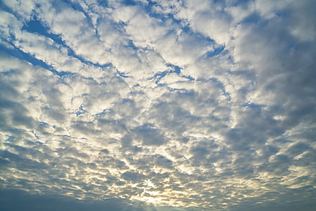 bright cloudy sky thumbnail