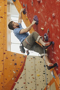 man climbing a wall thumbnail