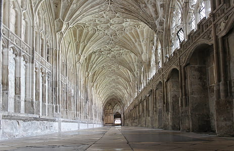 interior photo of cathedral thumbnail