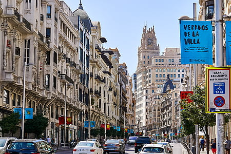 Veranos de la Villa banner on lamp post thumbnail