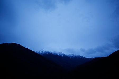 silhouette photography of mountain thumbnail