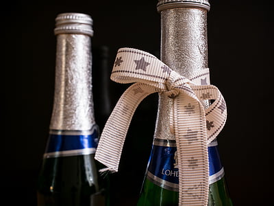 white bottle ribbon thumbnail