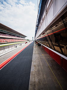 empty race track thumbnail