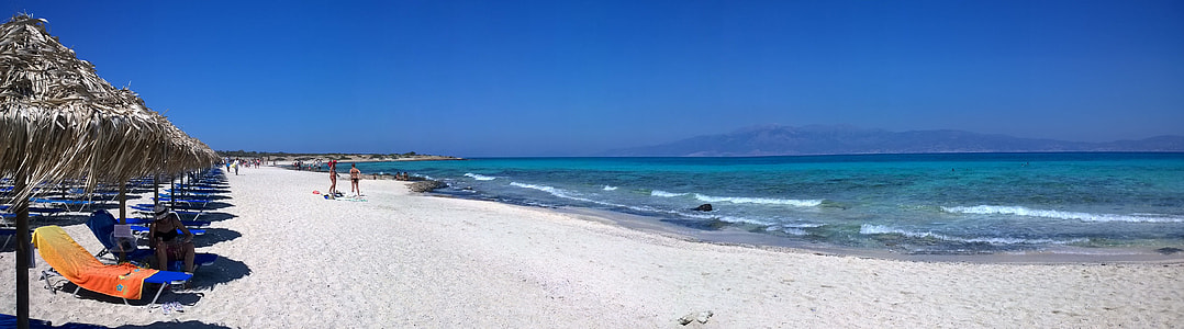 people on seashore thumbnail