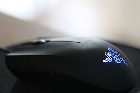 black computer mouse in macro photography thumbnail