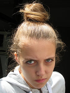 photo of woman wearing gray zip-up hoodie thumbnail