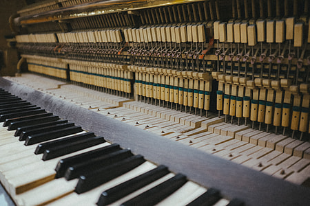 Old broken piano thumbnail
