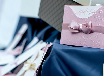 pink envelope thumbnail