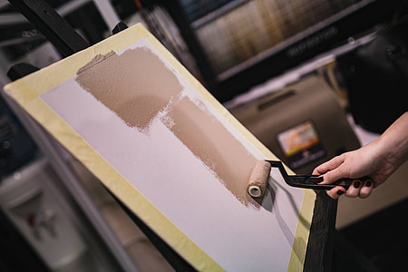 People painting on canvas thumbnail