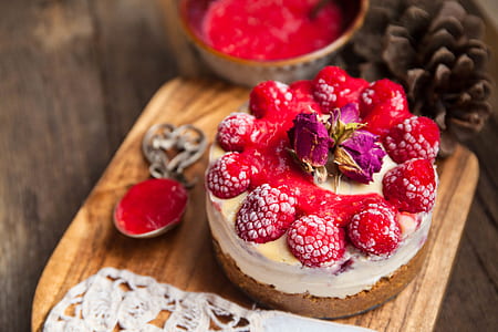 cake with strawberry topping thumbnail
