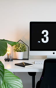 3 pm showing on silver iMac thumbnail