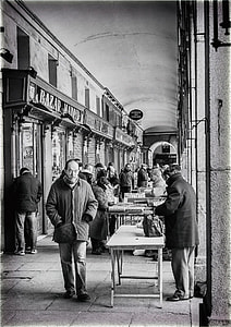 Plaza Mayor Madrid, Arcades thumbnail