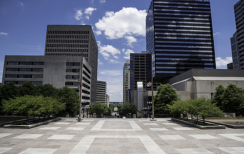 Cityscape with tall skyscrapers in Nashville, Tennessee thumbnail