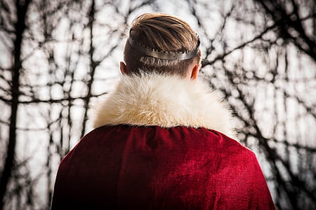 man wearing red and white parka coat focus photography thumbnail