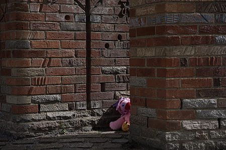 brown brick wall thumbnail