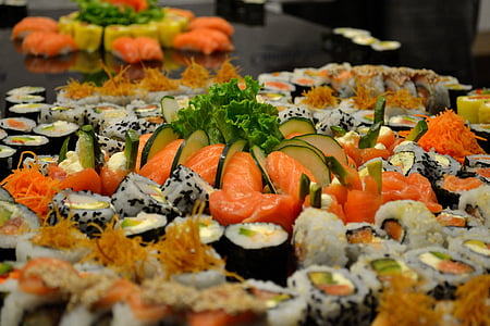assorted California maki's thumbnail