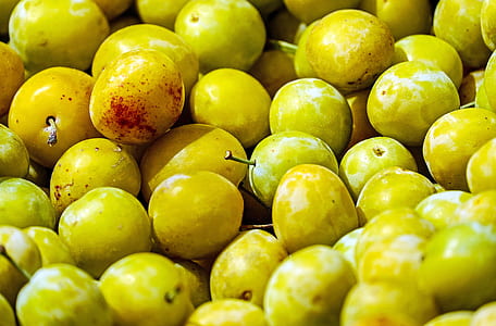 round yellow fruit lot thumbnail