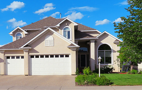 photo of white concrete house thumbnail