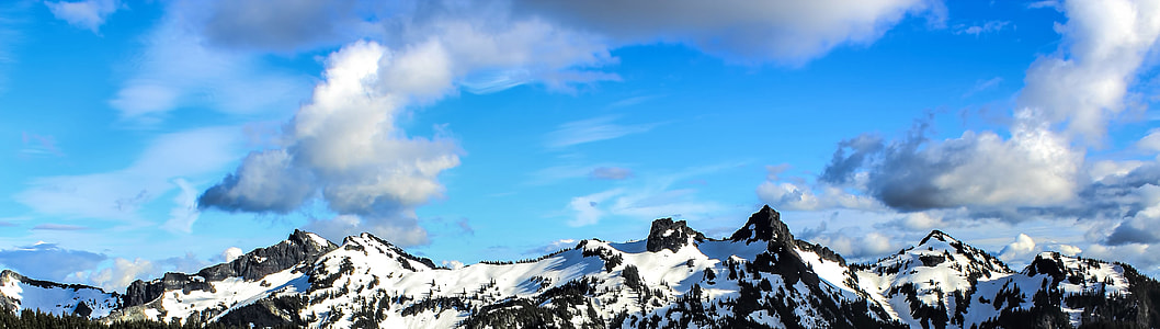 Beautiful Mountaintop Landscape thumbnail