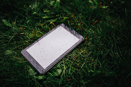 Wet black tablet thumbnail