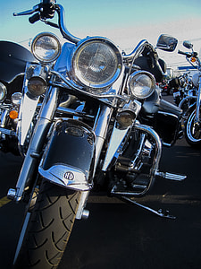 closeup photo of Harley-Davidson cruiser motorcycle thumbnail