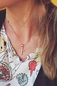 gold cross pendant link necklace thumbnail